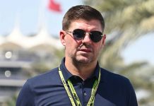 Steven Gerrard saat menghadiri F1 Grand Prix of Bahrain