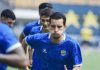 Thom Haye dalam sesi latihan Persib Bandung jelang menjamu Selangor FC