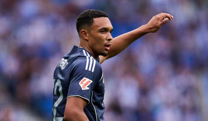 Trent Alexander-Arnold di laga Real Sociedad v Real Madrid