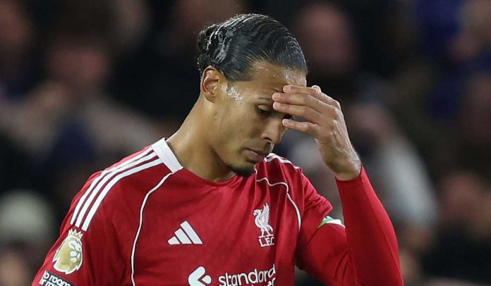 Virgil van Dijk tertunduk selama kekalahan Liverpool dari Chelsea