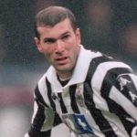 Zidane Ungkap Kisah ‘Now or Never’ Saat Pindah dari Juventus ke Santiago Bernabeu Zinedine Zidane saat masih bermain di Juventus