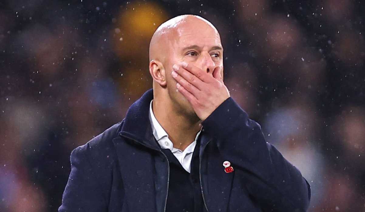 Arne Slot di laga Manchester City vs Liverpool Arne Slot di laga Manchester City vs Liverpool