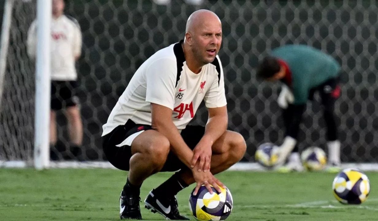 Arne Slot manajer Liverpool