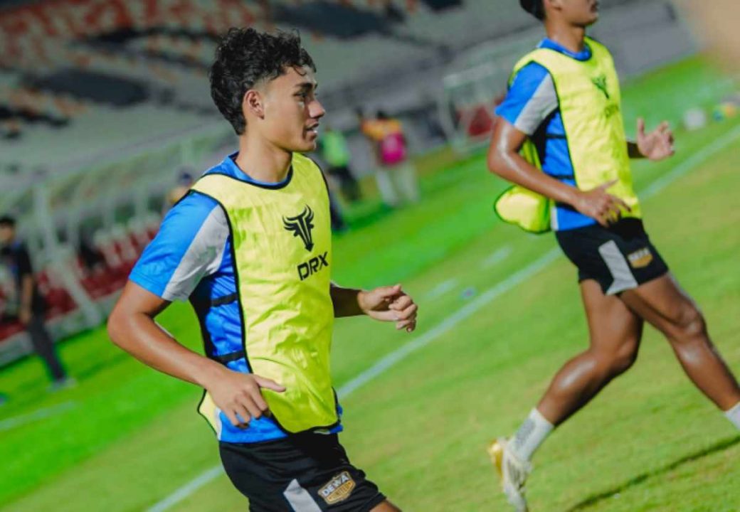 Bintang Dewa United Rafael Struick Saat Berlatih Jelang Hadapi Borneo FC