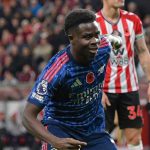 Bukayo Saka Tegaskan Arsenal Tak Peduli Opini Publik yang ‘Berubah Seperti Cuaca’ Bukayo Saka merayakan golnya ke gawang Sunderland