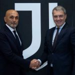 Comolli Beberkan Cara Baru Juventus dalam Memilih Pelatih dan Mengelola Data Damien Comolli berjabat tangan dengan Luciano Spalletti
