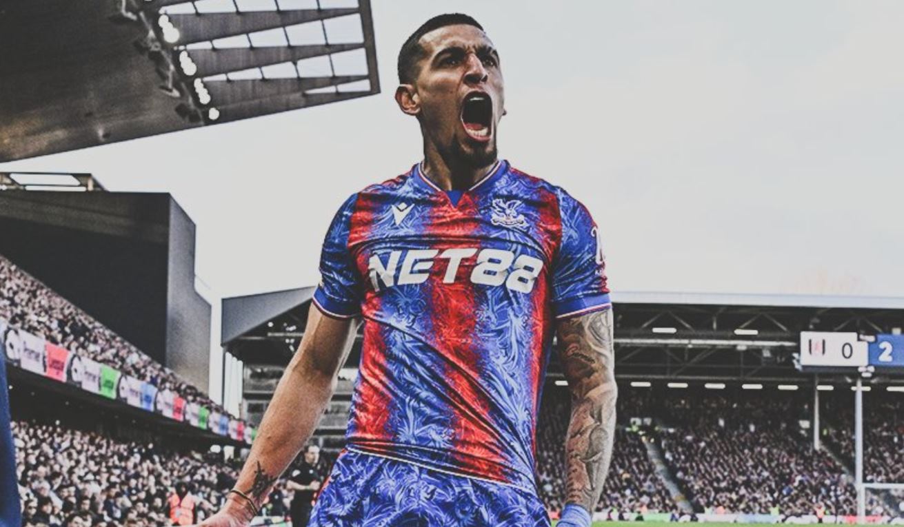 Daniel Muñoz pemain Crystal Palace