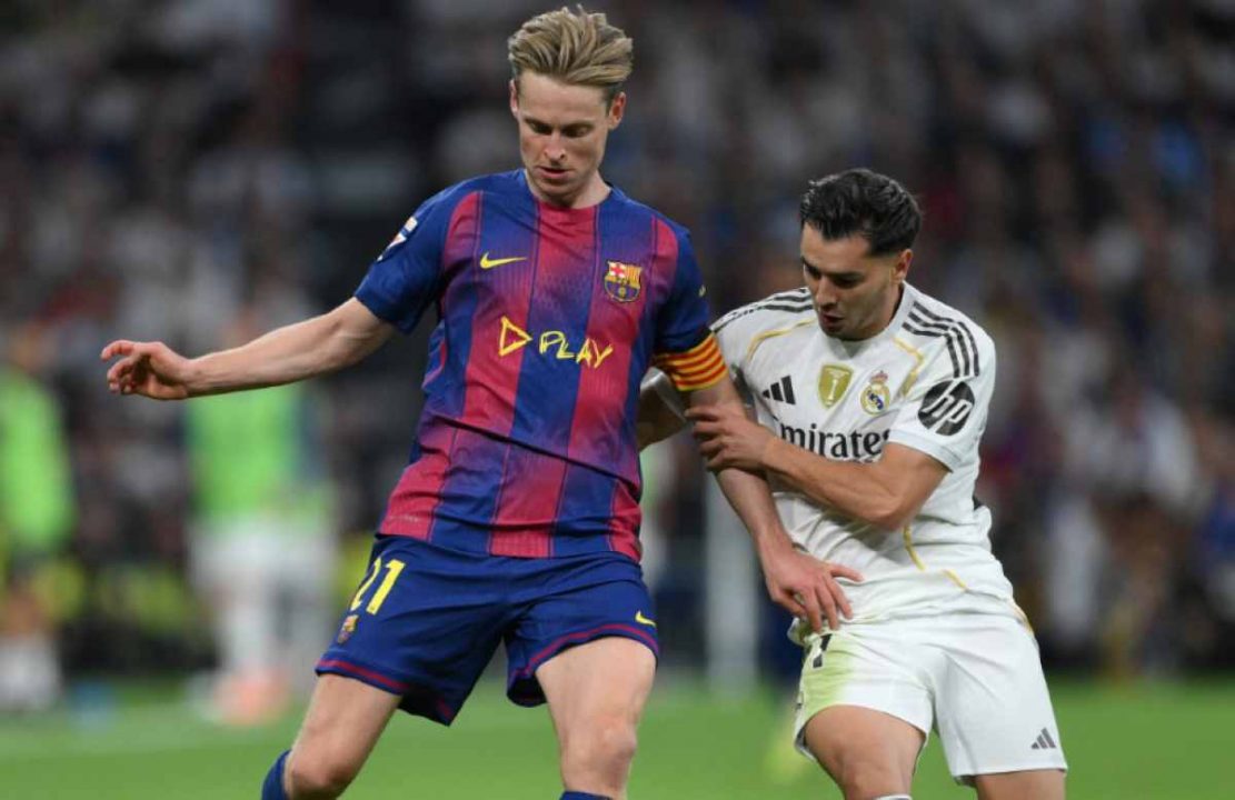 De Jong Saat Bermain di Laga vs Real Madrid
