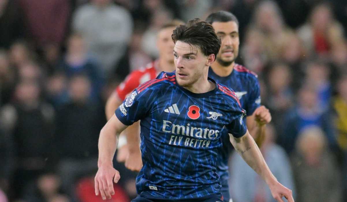 Declan Rice menggiring bola di laga Sunderland vs Arsenal Declan Rice menggiring bola di laga Sunderland vs Arsenal