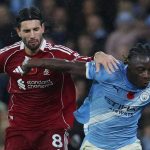 Kesebelasan Terbaik Premier League Sejauh Ini, Liverpool Cuma Diwakili Satu Pemain Dominik Szoboszlai mencoba menghentikan lari Jeremy Doku