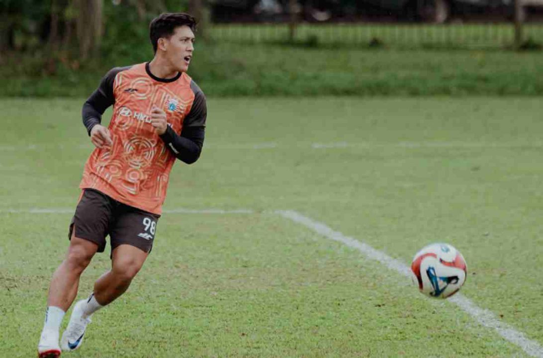 Eksel Runtukahu dalam Latihan Tim Persija Jelang Menjamu PSIM di pekan ke-14