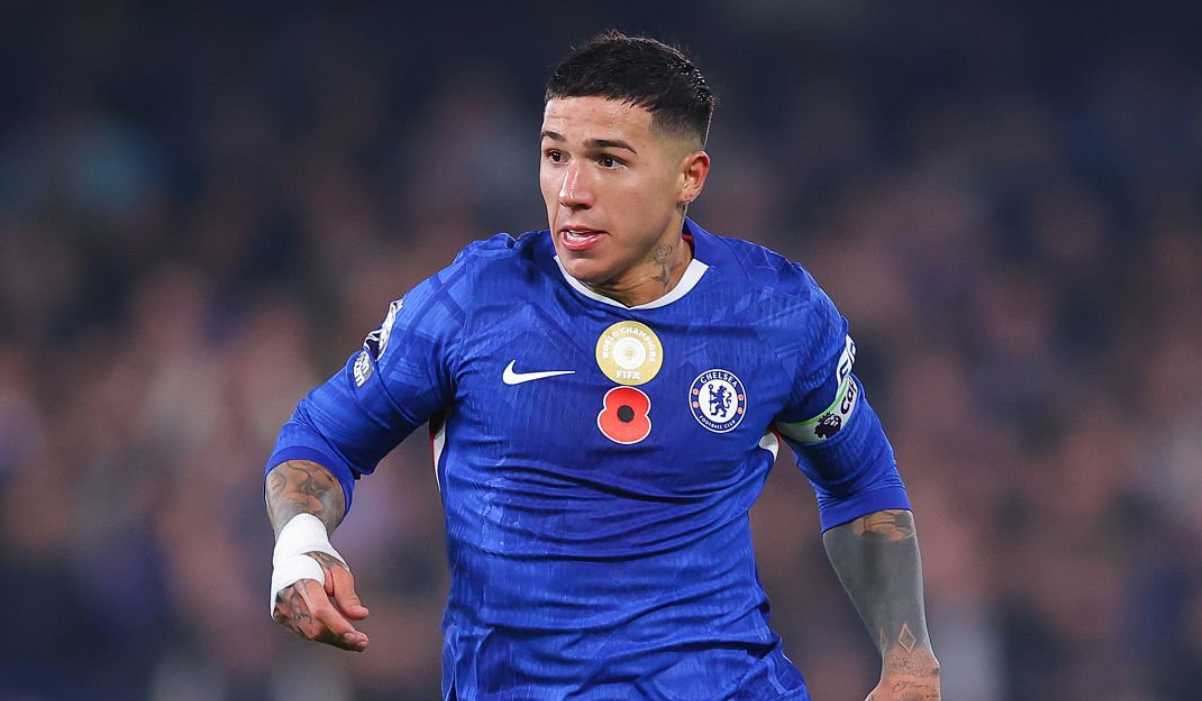 Enzo Fernandez menjadi pemain Chelsea terbaru yang cedera