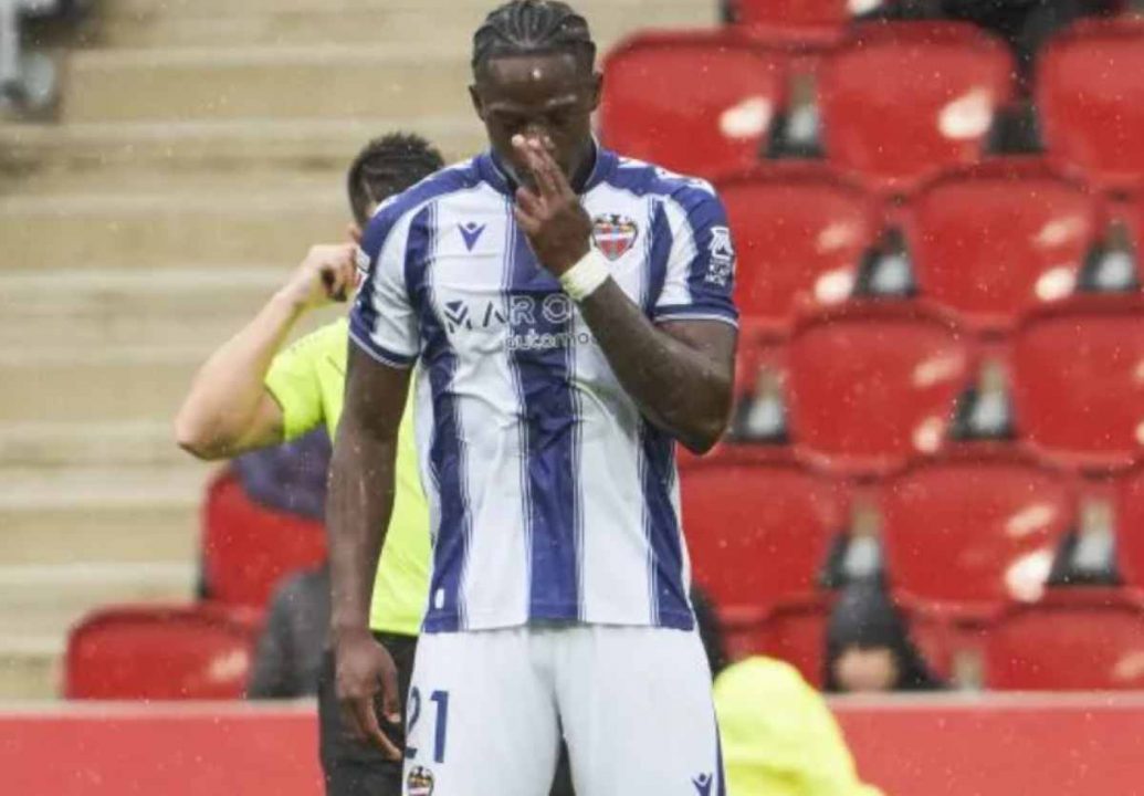 Etta Eyong dalam sebuah laga Levante