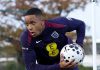 Ezri Konsa berlatih di sesi latihan timnas Inggris