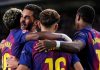 Ferran Torres merayakan golnya bersama rekan-rekannya di Barcelona