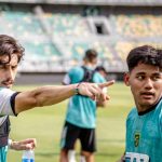 Francisco Rivera dalam Sesi Latihan Persebaya Jelang Menjamu Arema FC
