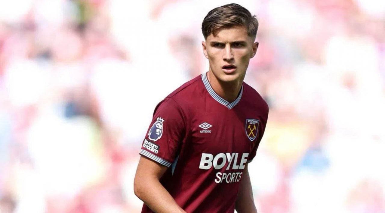Freddie Potts pemain West Ham United
