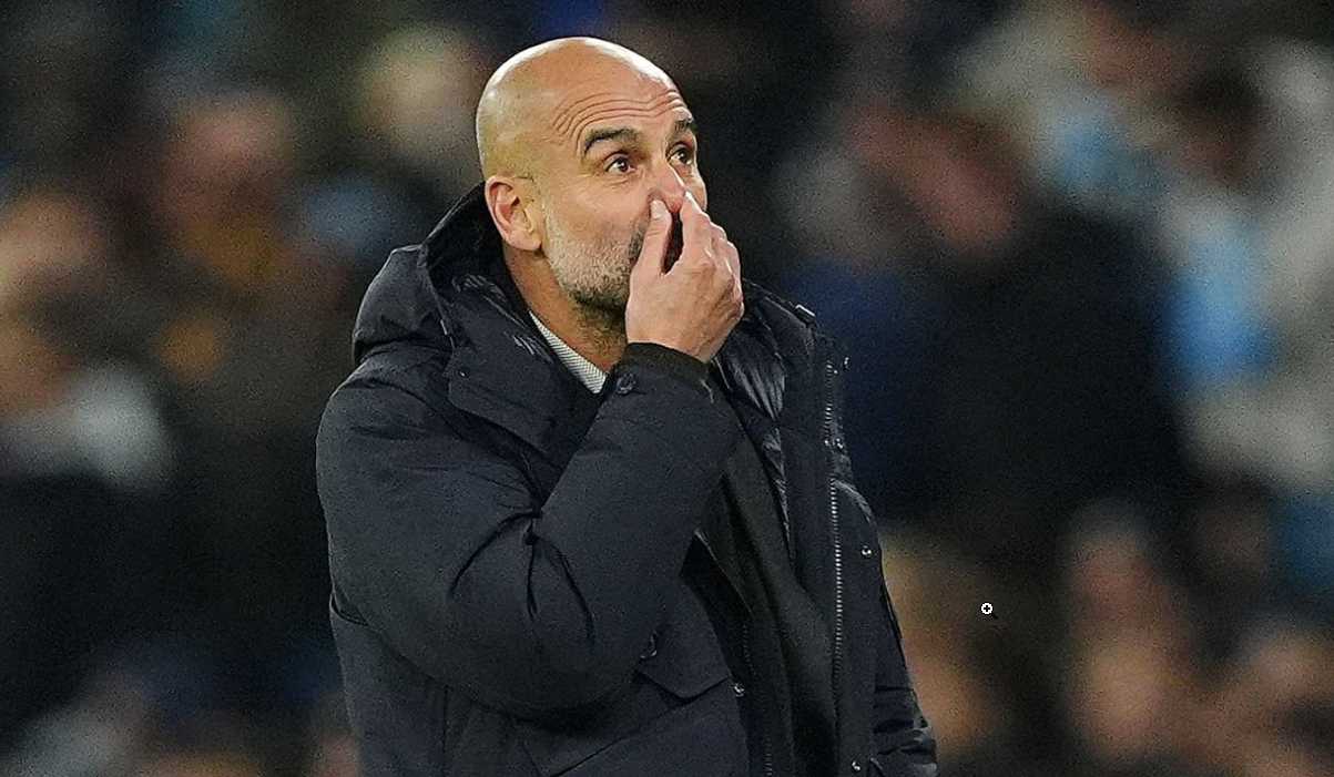 Gestur Pep Guardiola di laga Manchester City vs Bayer Leverkusen