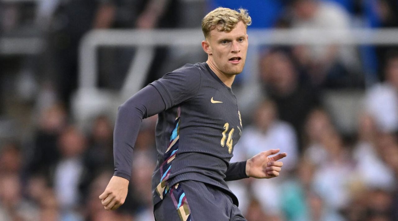 Jarrad Branthwaite bek tengah Everton