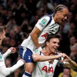 Bintang Lily Whites Disebut Cocok dengan DNA Manchester United karena Dua Alasan Joao Palhinha merayakan gol bersama Xavi Simons dan Rodrigo Bentancur