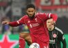 Joe Gomez di laga Eintracht Frankfurt v Liverpool