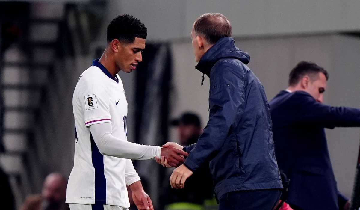 Jude Bellingham tampak kecewa saat ditarik keluar Thomas Tuchel Jude Bellingham tampak kecewa saat ditarik keluar Thomas Tuchel