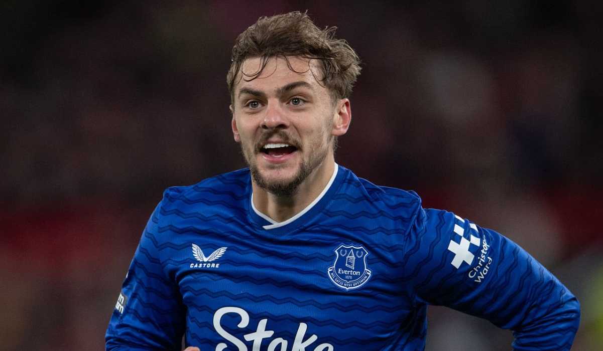 Kiernan Dewsbury-Hall merayakan gol ke gawang Manchester United Kiernan Dewsbury-Hall merayakan gol ke gawang Manchester United