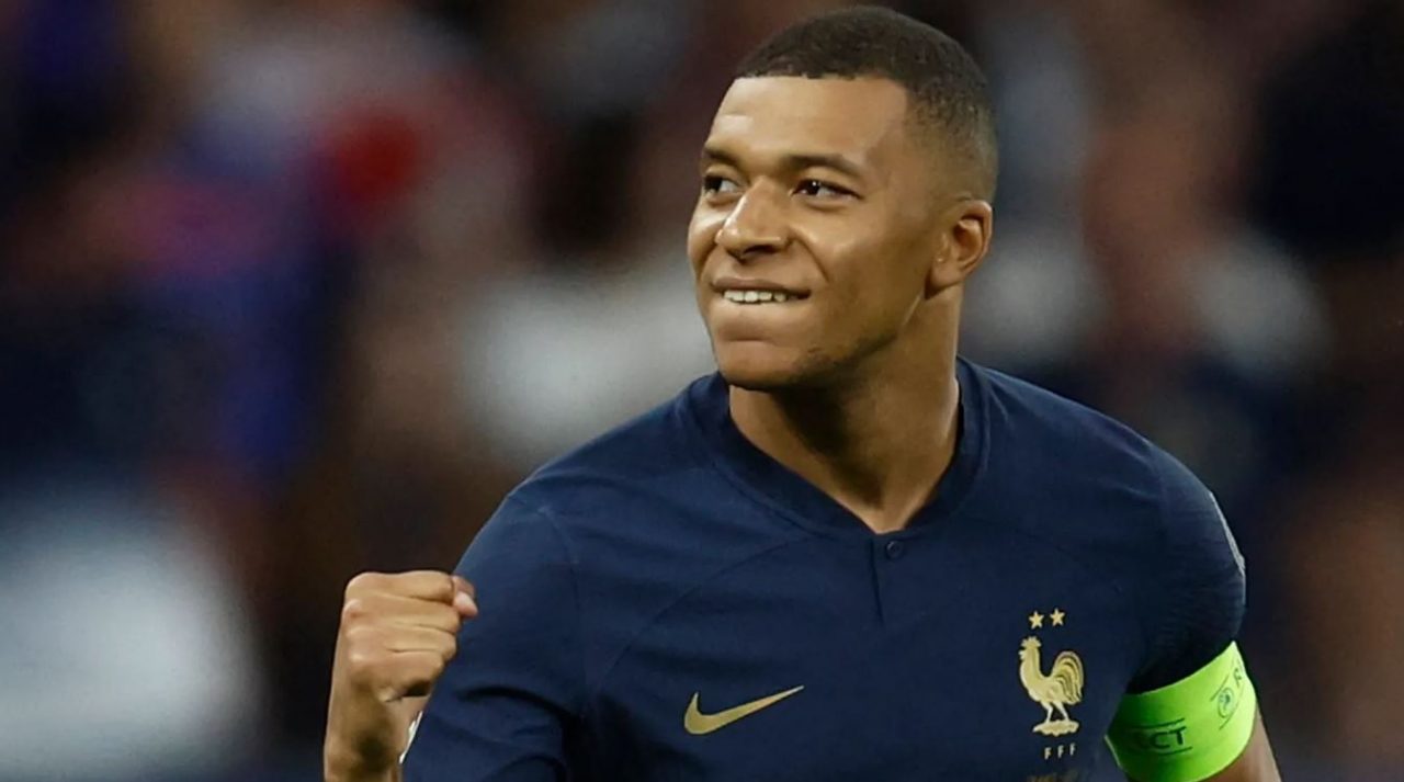 Mbappé Tuntut PSG Triliunan Rupiah Usai Diasingkan