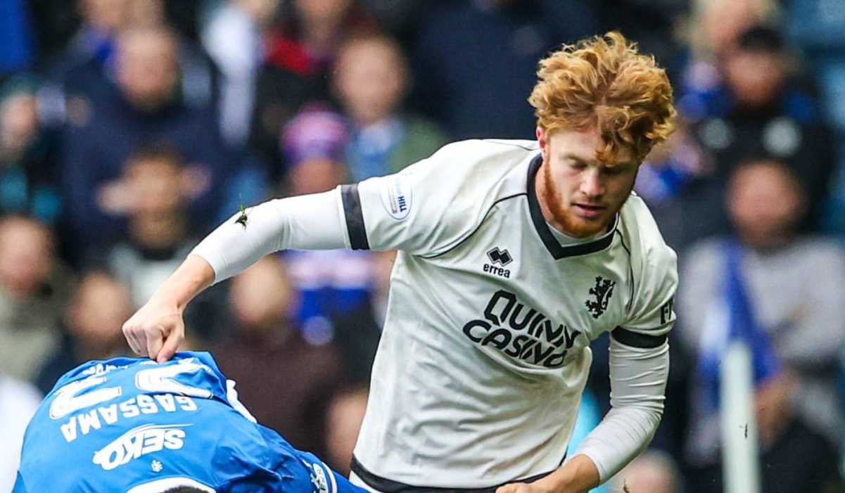 Luca Stephenson di laga Dundee vs Rangers