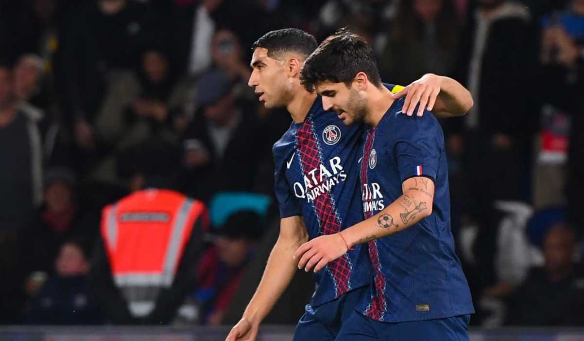 Lucas Beraldo merayakan golnya bersama Achraf Hakimi