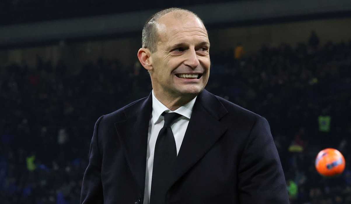 Massimiliano Allegri terlihat tersenyum usai kemenangan AC Milan atas Inter Milan Massimiliano Allegri terlihat tersenyum usai kemenangan AC Milan atas Inter Milan