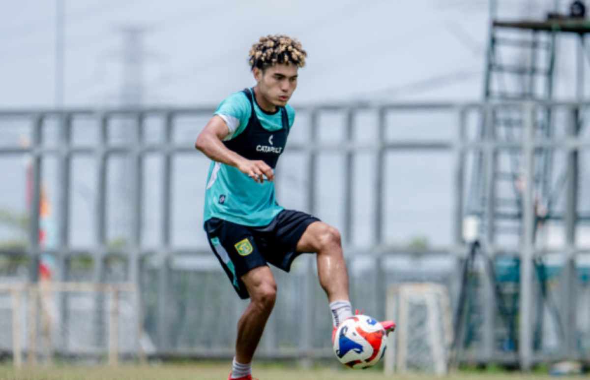 Mikael Tata Sudah Tersedia untuk Laga Persebaya di Kandang Persik Mikael Tata Sudah Tersedia untuk Laga Persebaya di Kandang Persik