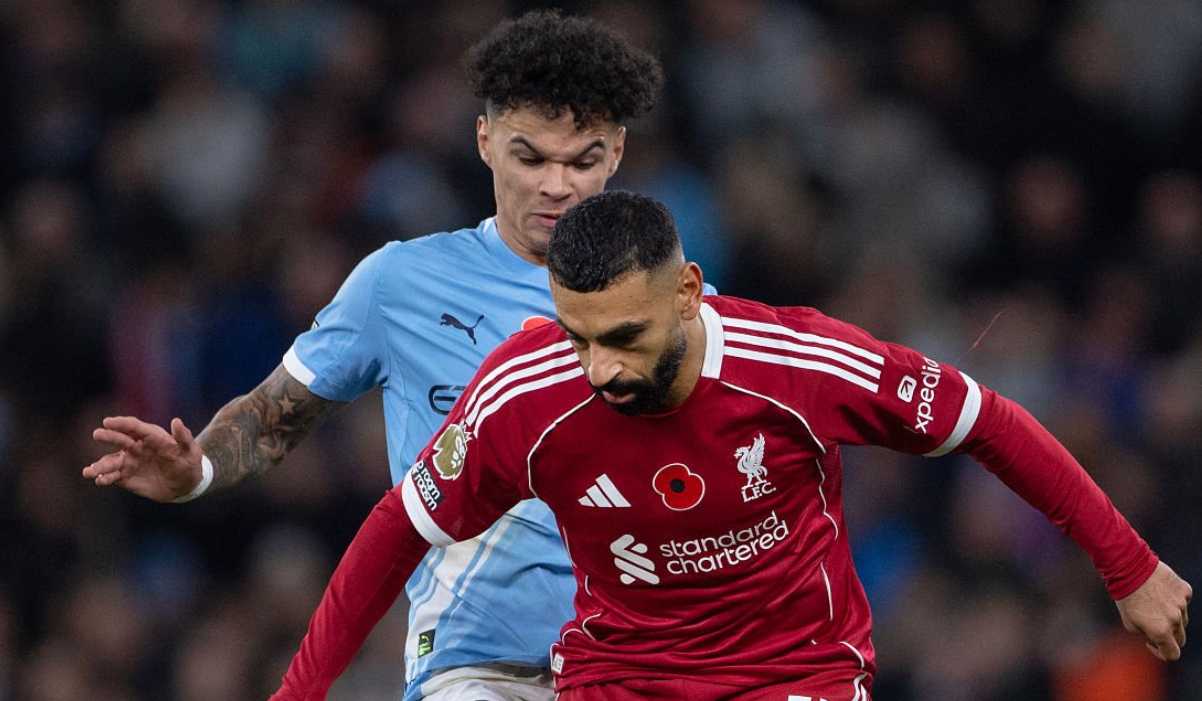 Mohamed Salah dikawal Nico O'Reilly di laga Manchester City vs Liverpool Mohamed Salah dikawal Nico O'Reilly di laga Manchester City vs Liverpool