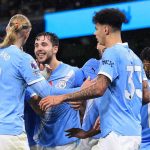 Nico Gonzalez merayakan gol bersama rekan-rekannya di Manchester City