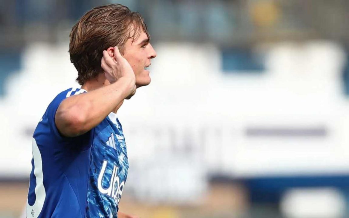 Nico Paz dalam Aksinya untuk Como