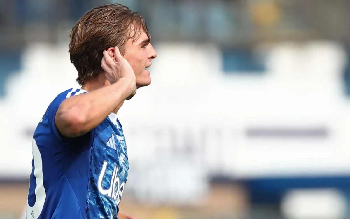 Nico Paz dalam Aksinya untuk Como