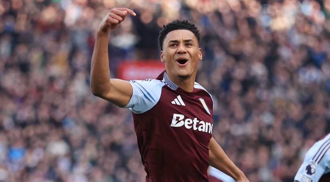 Ollie Watkins pemain Aston Villa