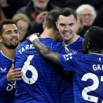 Setelah Pengakuan Pedas Moshiri, Everton Didorong Terapkan Rekrutmen Berbasis AI Para pemain Everton merayakan gol bersama