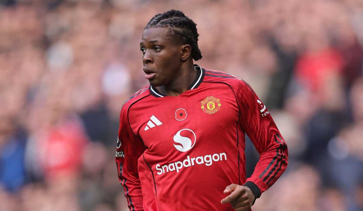 Patrick Dorgu sudah menerima empat kartu kuning di Premier League