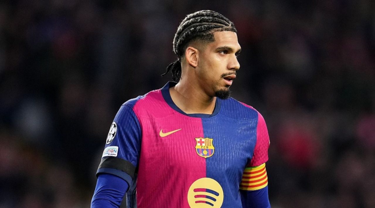 Ronald Araujo pemain Barcelona