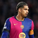 Pedri Siap Turun Lagi, Araujo Absen: Hansi Flick Ungkap Kondisi Terbaru Barcelona Ronald Araujo pemain Barcelona