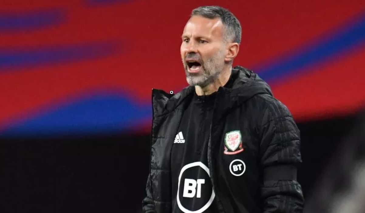 Ryan Giggs saat membesut timnas Wales