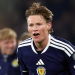 Scott McTominay rayakan lolosnya Skotlandia ke Piala Dunia
