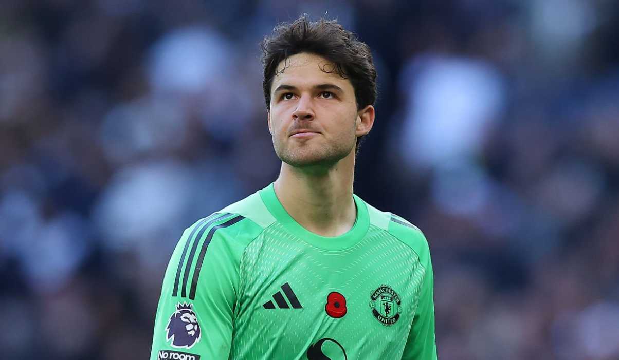 Senne Lammens di laga Tottenham vs Manchester United