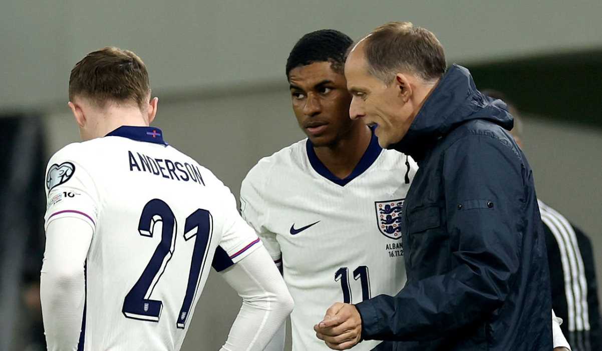 Thomas Tuchel memberi instruksi pada Marcus Rashford dan Elliot Anderson Thomas Tuchel memberi instruksi pada Marcus Rashford dan Elliot Anderson