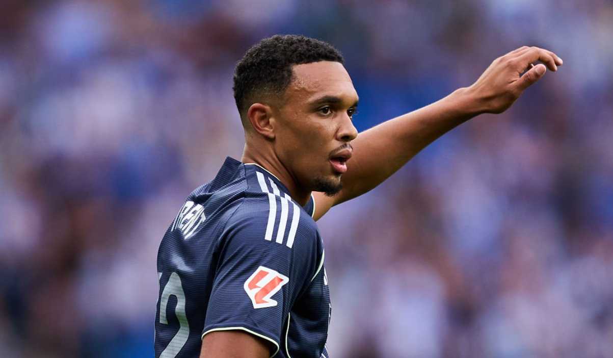 Trent Alexander-Arnold di laga Real Sociedad v Real Madrid