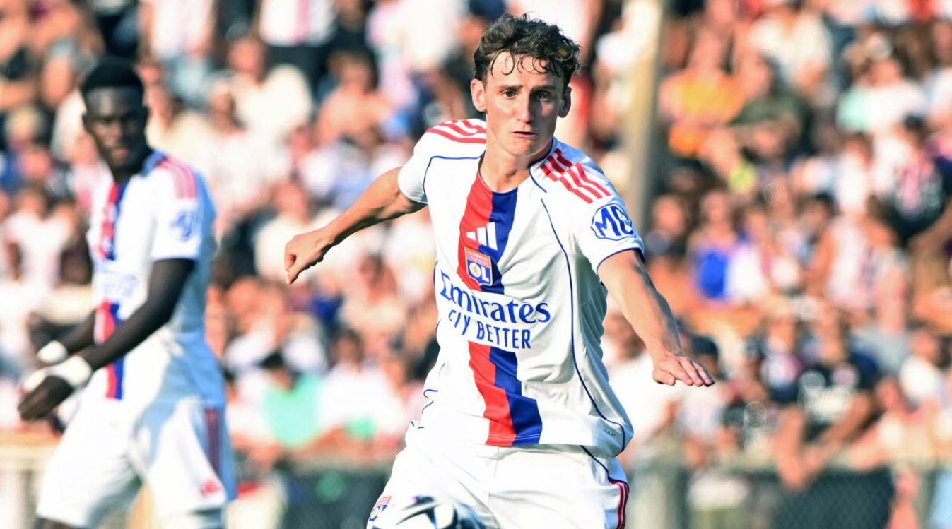 Tyler Morton pemain Lyon