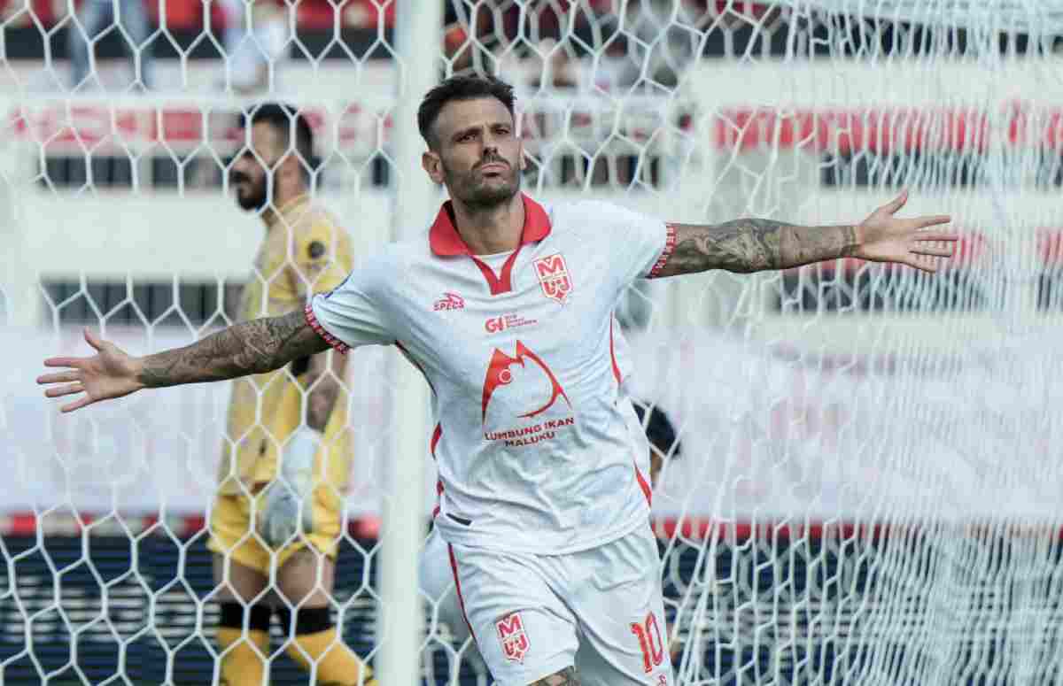Tyronne del Pino Usai Mencetak Gol Cepat untuk Malut United ke Gawang Arema FC