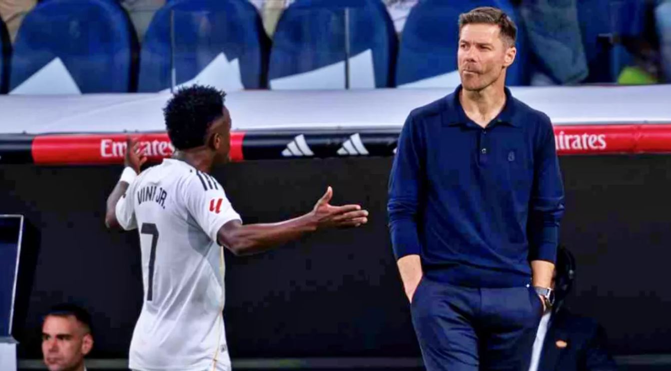 Vinicius Junior dan Xabi Alonso Vinicius Junior dan Xabi Alonso
