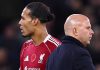 Virgil van Dijk dan Arne Slot usai laga Manchester City vs Liverpool